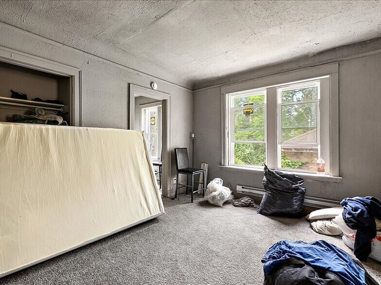 More Photos Of 18037 Pelkey St, Detroit Multifamily For Sale