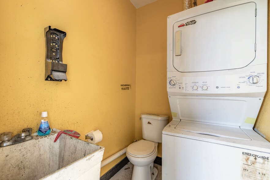 More Photos Of 635 Carswell Ave, Holly Hill Auto Repair For Sale