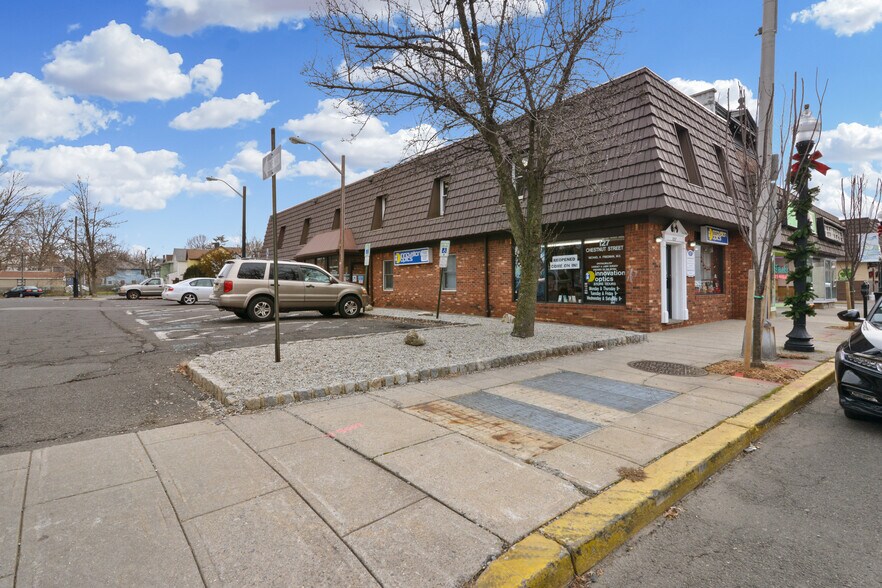 More Photos Of 127 Chestnut St, Roselle Park Storefront For Sale
