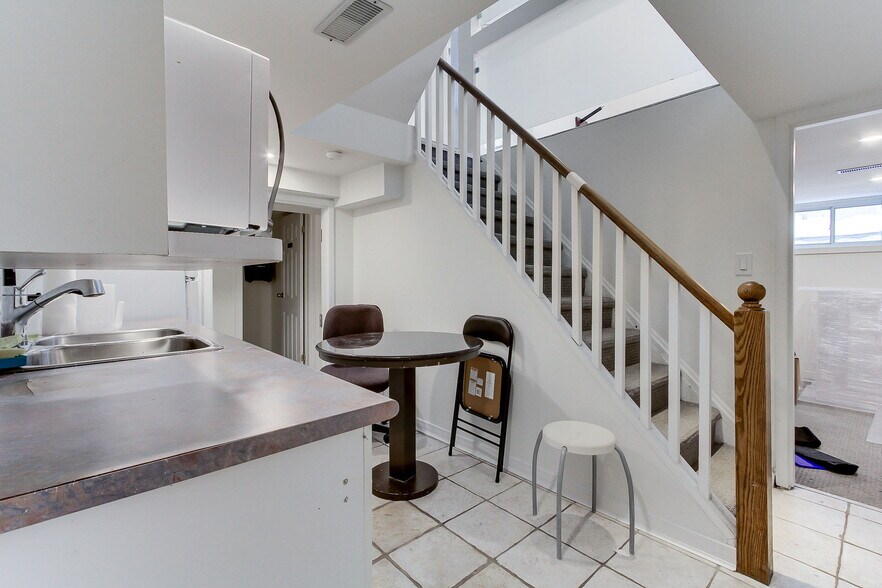 More Photos Of 187 Finch Ave W, Toronto Office Residential For Sale