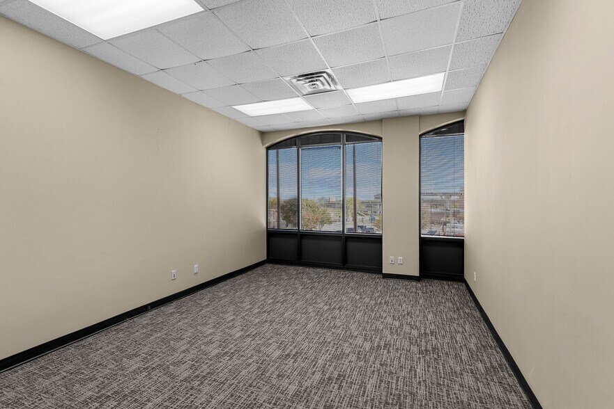 More Photos Of 800 N Spring St, Shreveport Office For Sale