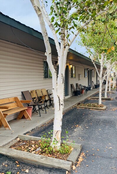 More Photos Of 62271 CA-299, Cedarville Hotel For Sale