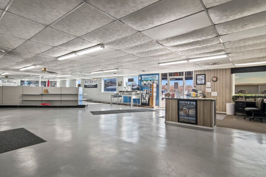 More Photos Of 1117 N Old Route 66, Litchfield General Retail For Sale