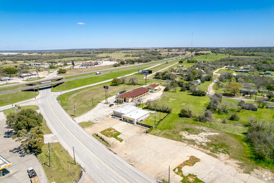 More Photos Of 718-720 N La Grange St, Flatonia Hotel For Sale