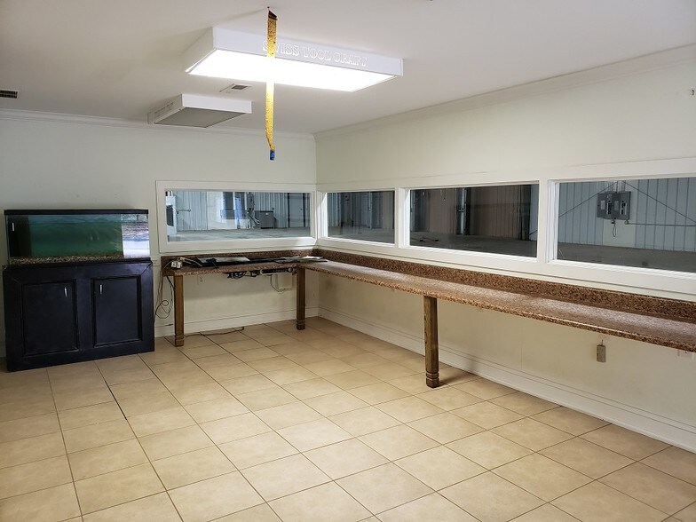 More Photos Of 109 Taylor Rd, Louisburg Warehouse For Sale