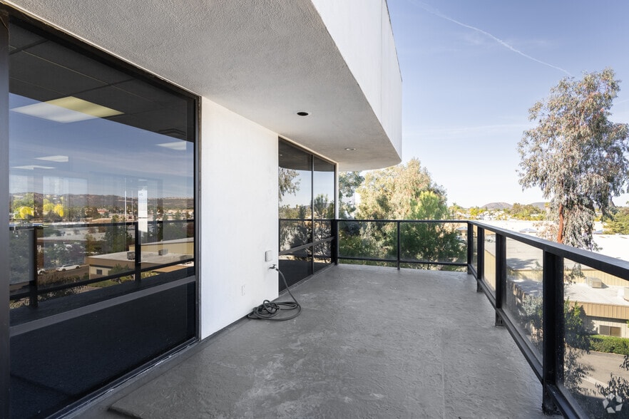 More Photos Of 2430-2434 Auto Park Way, Escondido Loft Creative Space For Lease