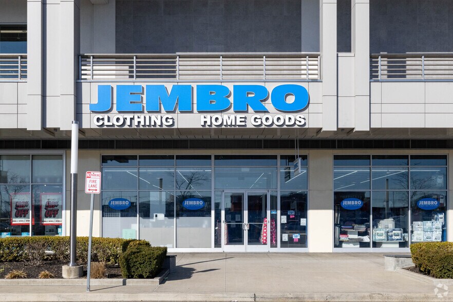 More Photos Of 750 W Sunrise Hwy, Valley Stream General Retail For Lease