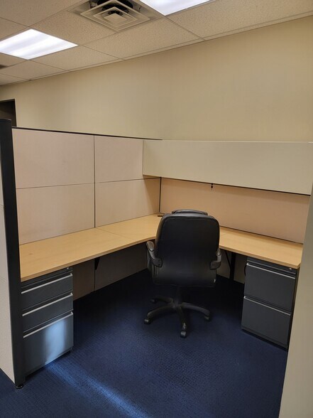 More Photos Of 18 W Passaic St, Rochelle Park Office For Sale