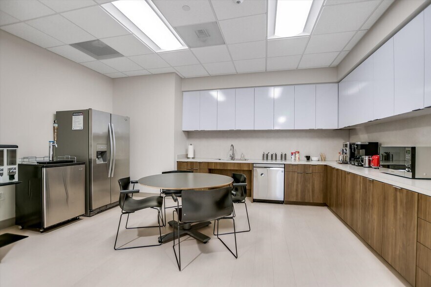More Photos Of 401 Congress Ave, Austin Office For Lease