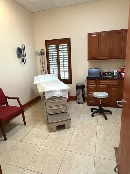 More Photos Of 1608 S Apollo Blvd, Melbourne Medical For Sale