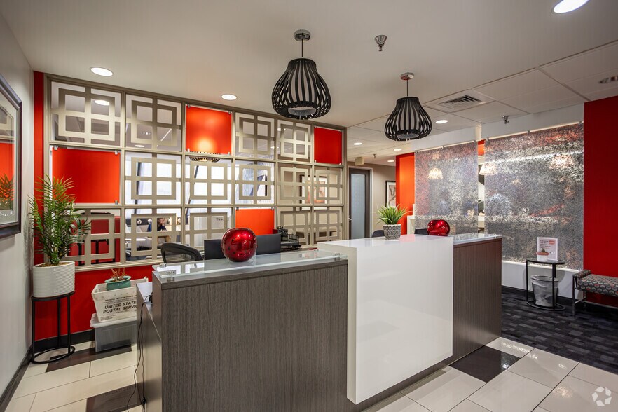 More Photos Of 800 S Gay St, Knoxville Coworking Space