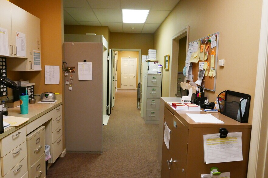 More Photos Of 142 Linden Dr, Winchester Office For Sale