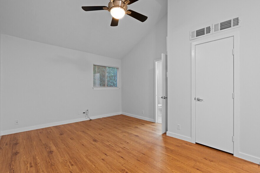 More Photos Of 2523 Durwood St, Austin Apartments For Sale