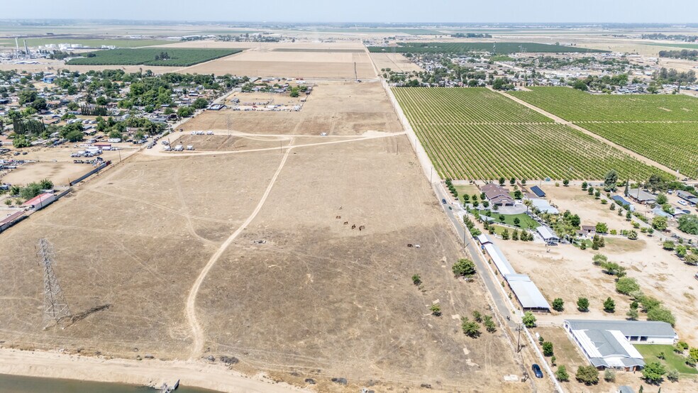 More Photos Of 5915 Weedpatch Hwy, Bakersfield Apartments For Sale
