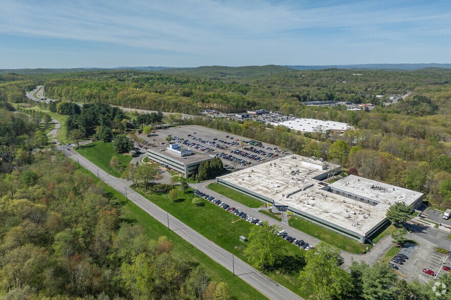 More Photos Of Northern Westchester Executive Park, Yorktown Heights Flex For Lease