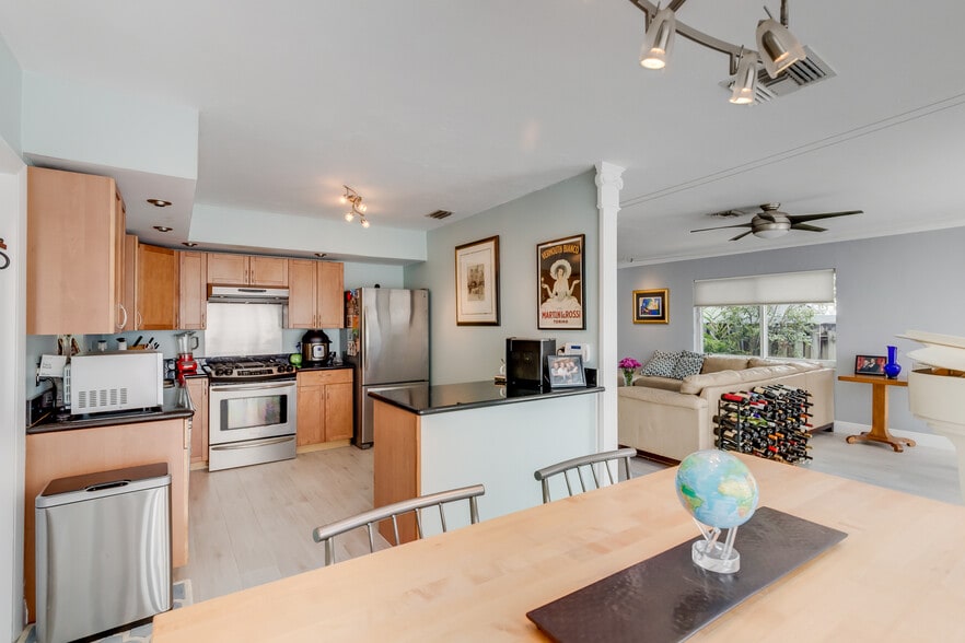 More Photos Of 1606 NE 15th Ave, Fort Lauderdale Specialty For Sale