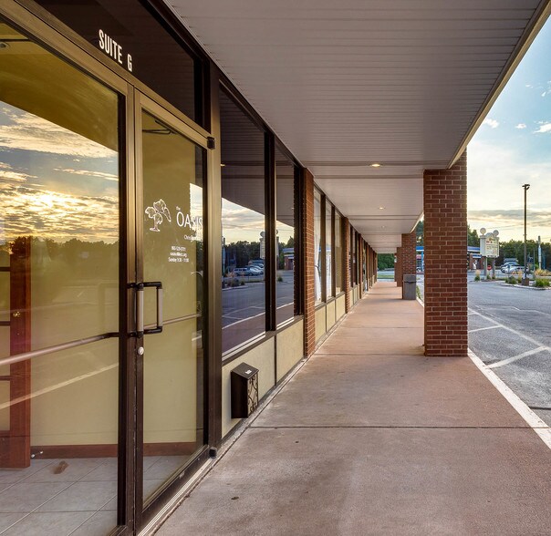 More Photos Of 945 Cromwell Ave, Rocky Hill Storefront For Lease