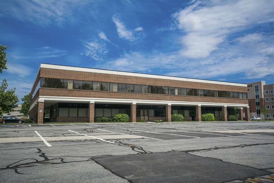 More Photos Of 15 Trafalgar Sq, Nashua Office For Lease