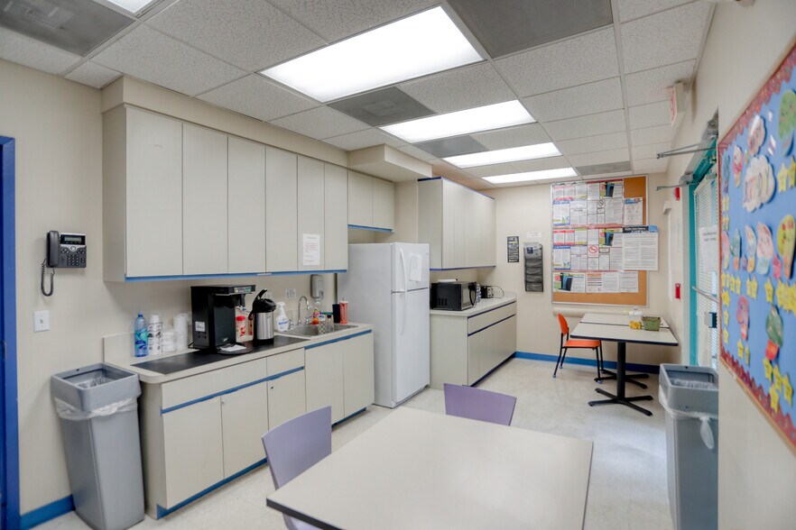 More Photos Of 1835 N Corporate Lakes Blvd, Weston Medical For Sale