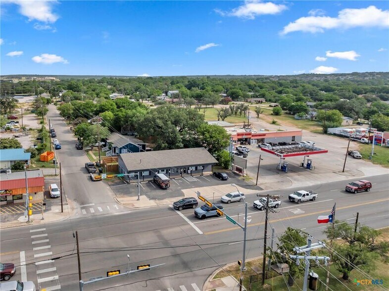 More Photos Of 700 E Polk St, Burnet Office Residential For Sale
