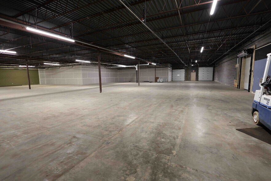 More Photos Of 831-923 W Clairemont Ave, Eau Claire Storefront For Lease