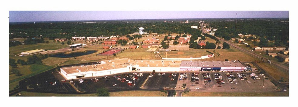 More Photos Of 3500 W 7th Ave, Corsicana Unknown For Lease