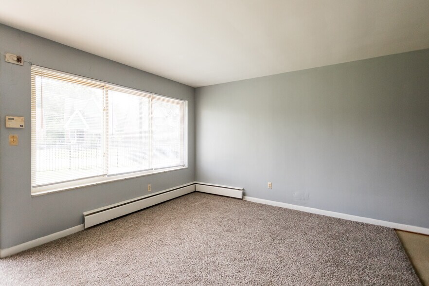 More Photos Of 9455 Chalmers St, Detroit Apartments For Sale