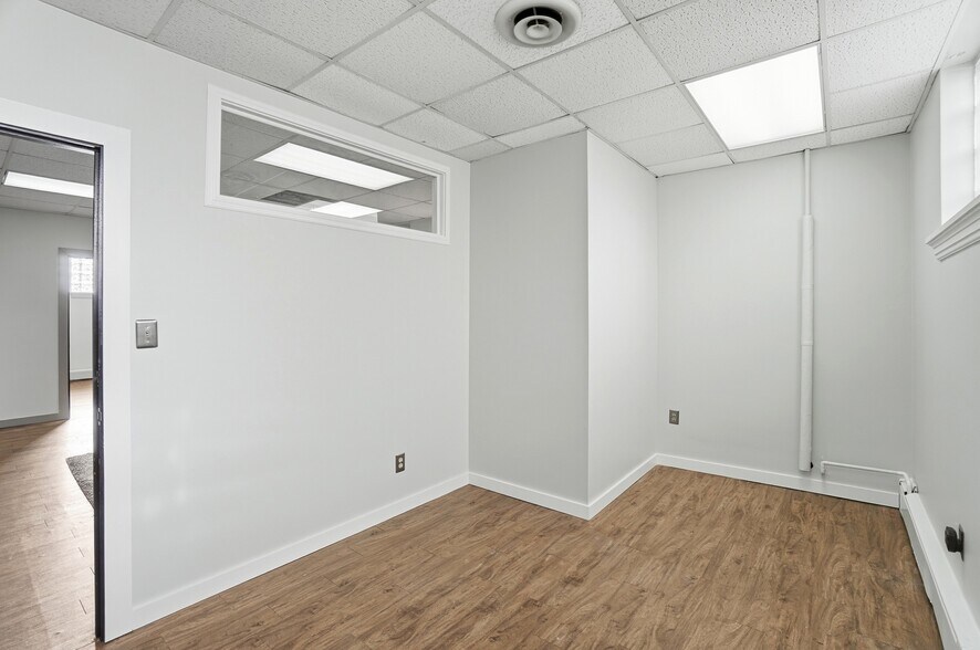 More Photos Of 2337 Victory Pky, Cincinnati Office Residential For Sale