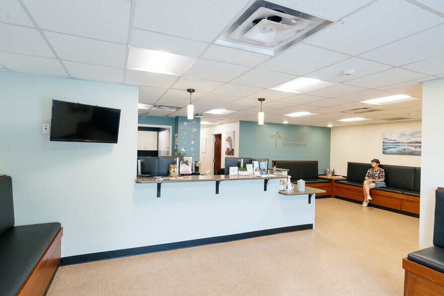 More Photos Of 6400 4th St N, Saint Petersburg Medical For Sale