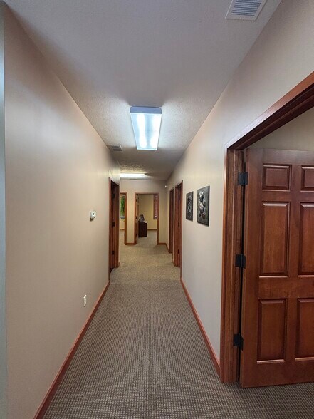 More Photos Of 1820-1824 N 169th Plz, Omaha Office For Lease