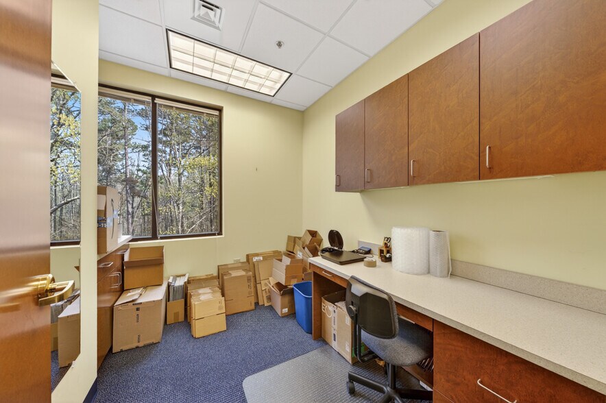 More Photos Of 329 Providence Rd, Chapel Hill Office For Sale