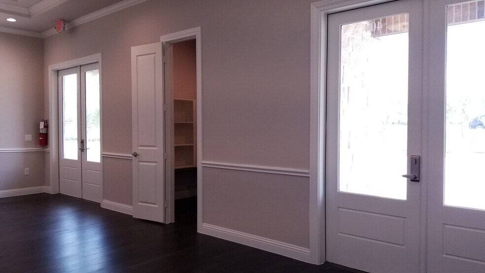 More Photos Of 4425 Plano Pkwy, Carrollton Office For Lease