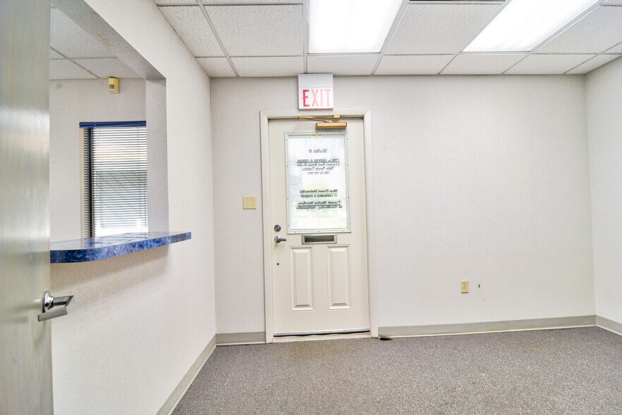 More Photos Of 3275 66th St N, Saint Petersburg Medical For Sale