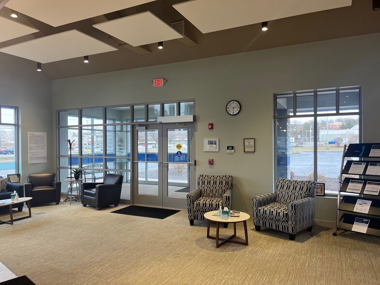 More Photos Of 1487 Pleasant Valley Rd, Manchester Restaurant For Lease