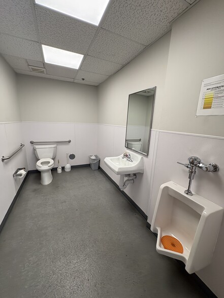 More Photos Of 431 E 104th Ave, Anchorage Truck Terminal For Lease
