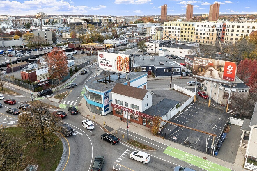More Photos Of 489 Concord Ave, Cambridge Veterinarian Kennel For Sale