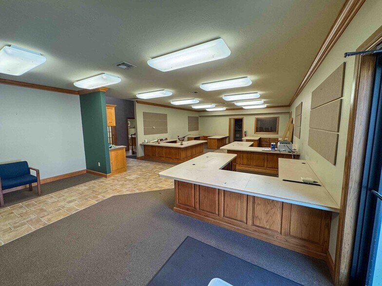 More Photos Of 3709 W Reno Ave, Oklahoma City Showroom For Lease