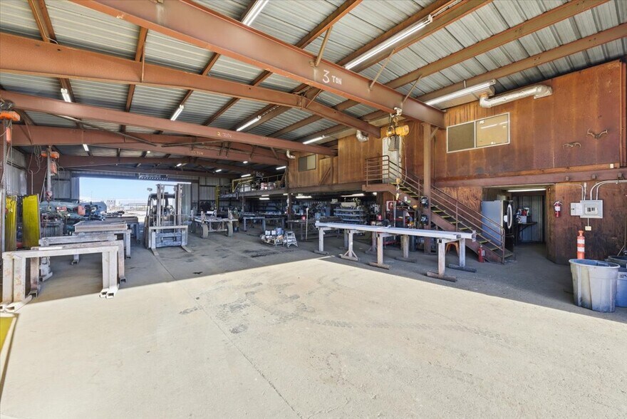 More Photos Of 581 Antelope Rd, White City Manufacturing For Sale