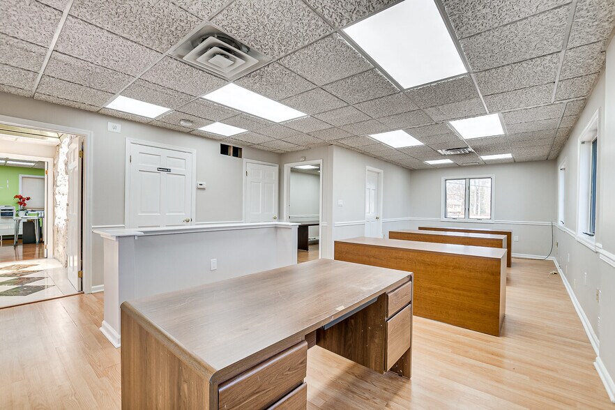 More Photos Of 894 Green St, Iselin Office For Lease