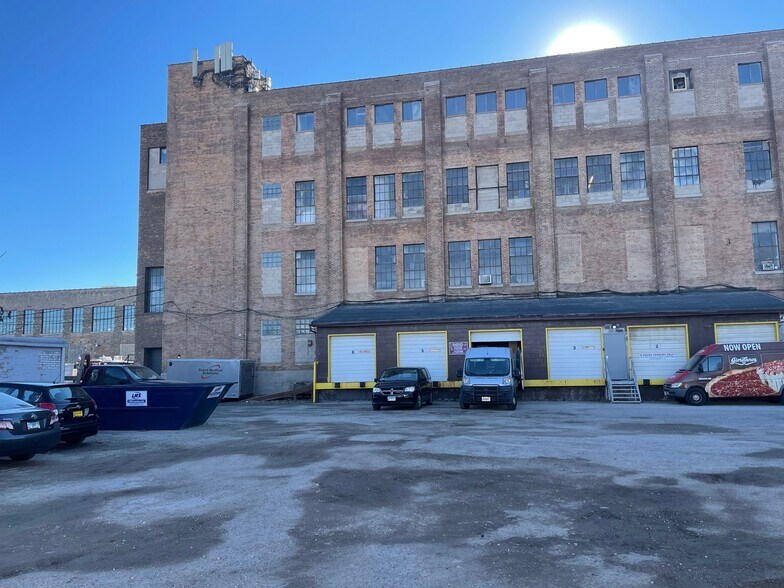 More Photos Of 3065 N Rockwell St, Chicago Industrial For Sale