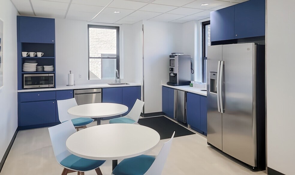 More Photos Of 41 N Sandusky St, Delaware Office For Lease