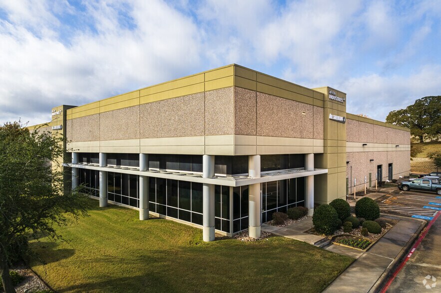 Primary Photo Of 1400 Lakeway Dr, Lewisville Manufacturing For Lease