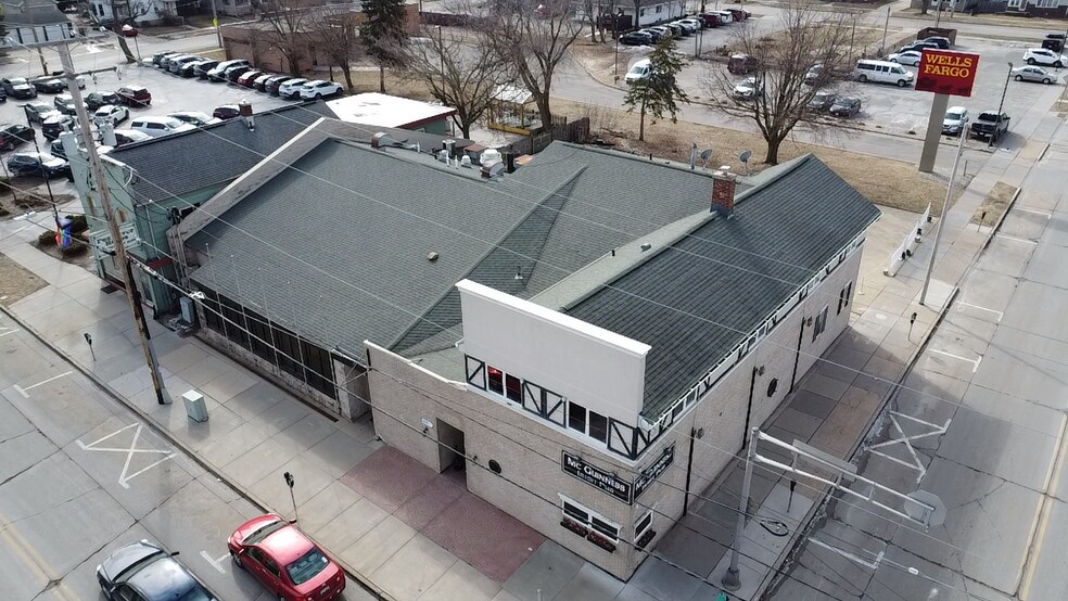 More Photos Of 201 S Walnut St, Appleton Storefront Retail Residential For Sale