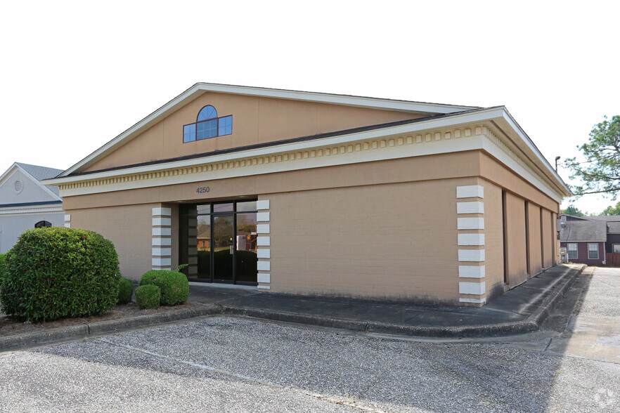 More Photos Of 4250 Lomac St, Montgomery Medical For Lease