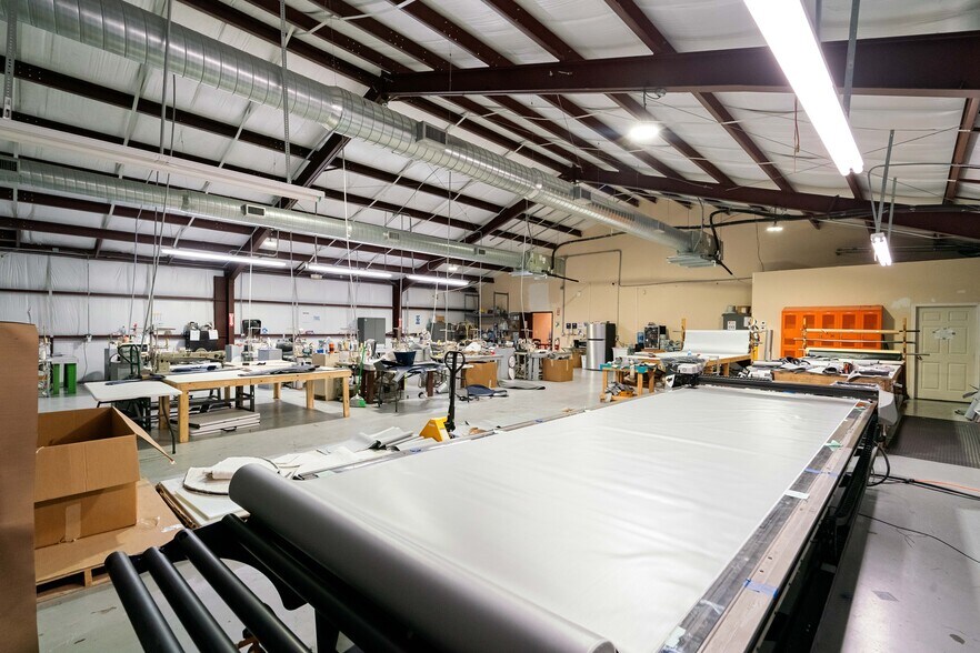 More Photos Of 207 W Archer Rd, Baytown Warehouse For Sale