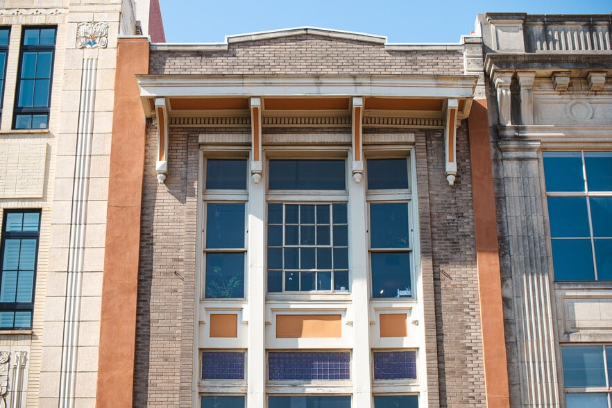 More Photos Of 105 W Main St, Durham Apartments For Lease