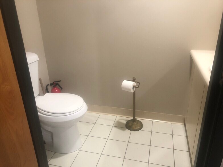 More Photos Of 271 US Highway 46, Fairfield Office For Lease