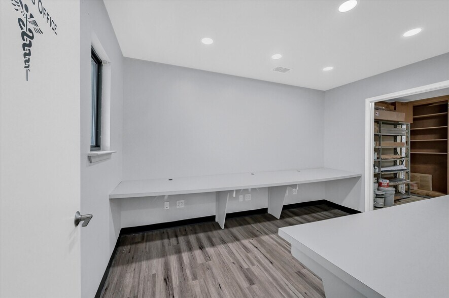 More Photos Of 815 Pecan Grove Rd E, Sherman Medical For Sale