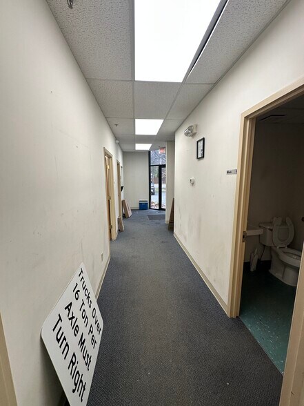 More Photos Of 1371 Church St, Bohemia Manufacturing For Lease