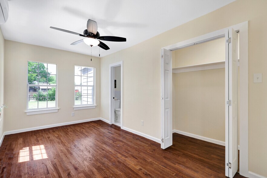 More Photos Of 834 W Russell Pl, San Antonio Apartments For Sale